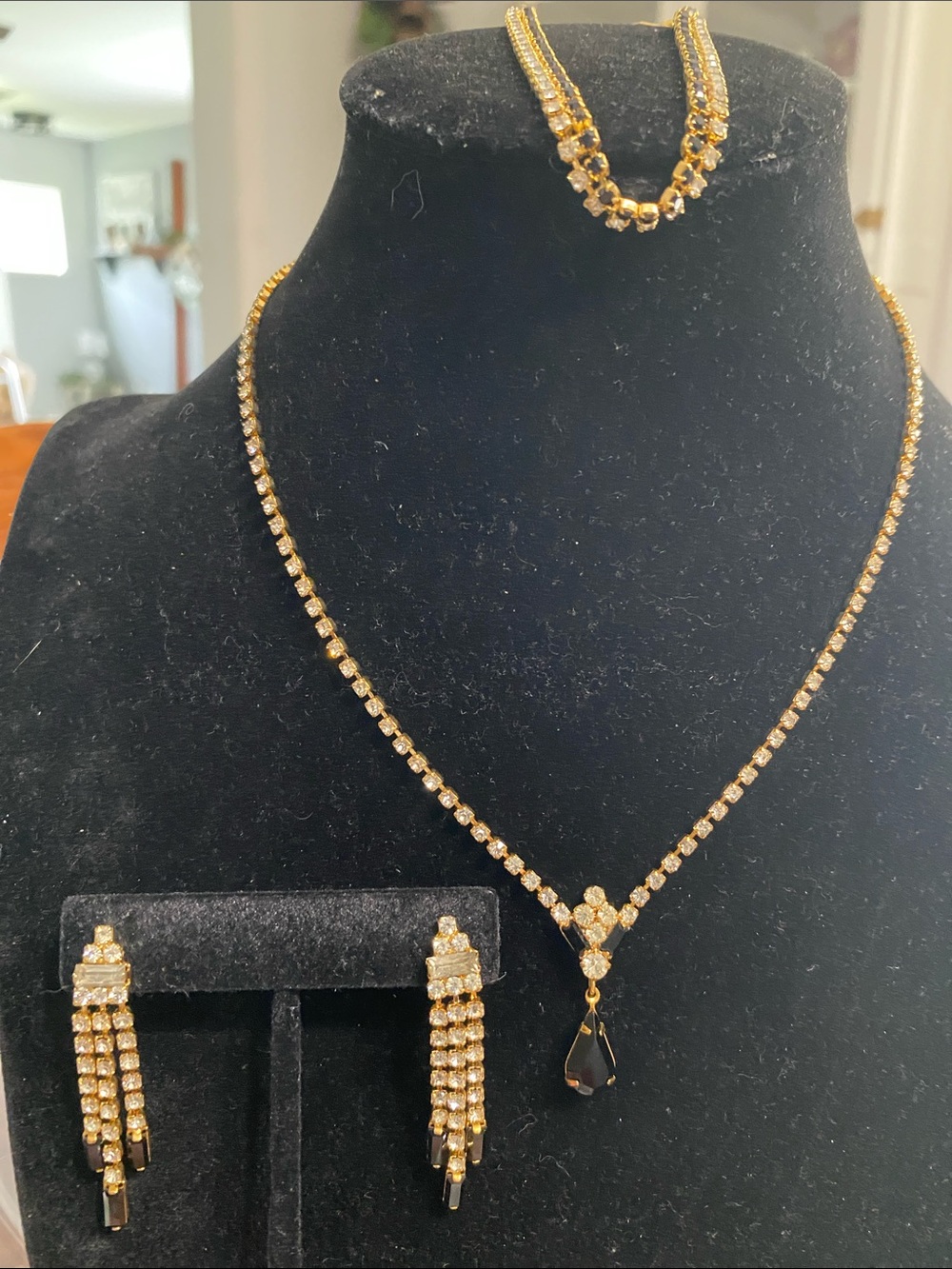 VTG Gold & Black Crystal Drop Necklace & Dangle Earrings Set